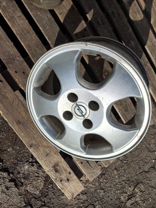 15 цола 4 х 100 мм Опел Астра / Вектра / Шевролет - 6 Инча / ЕТ 49