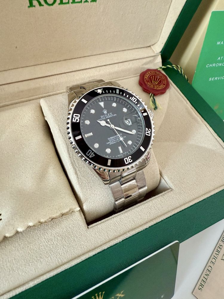 Часовник Rolex Submariner - Самонавиващ механизъм с кутия и документи