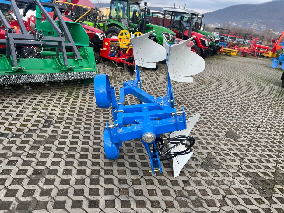 Plug agricol cu 2  brate reversibil hidraulic plug nou