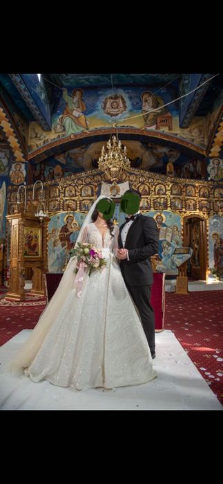Vand rochie de mireasa realizata pe comanda