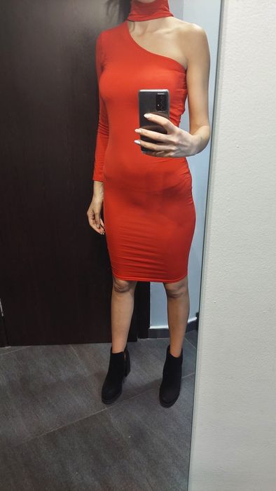 Нова рокля с един ръкав