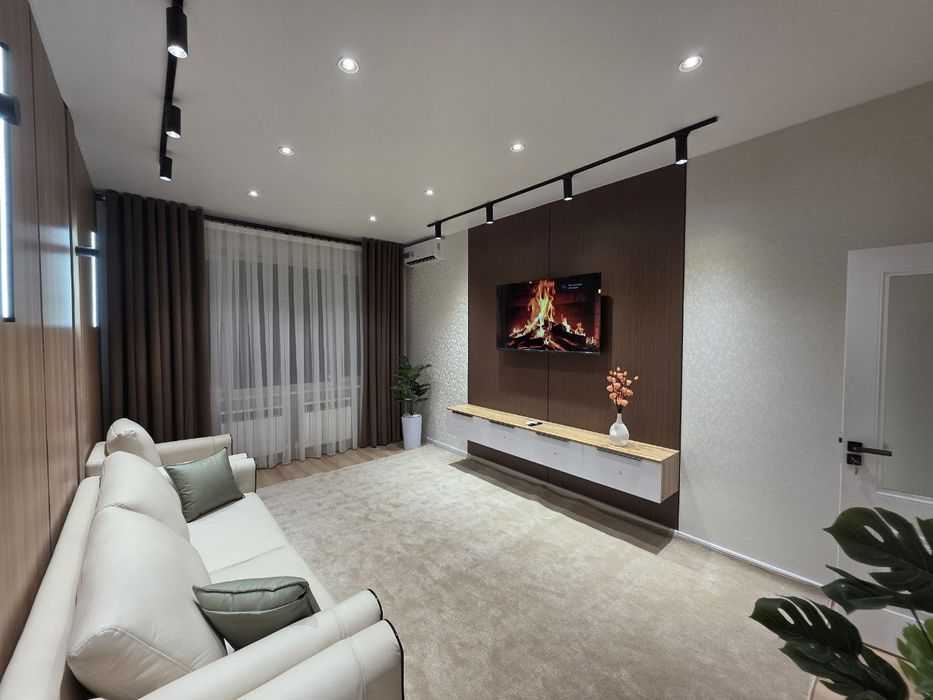 ^65м² Ц-Квартал 2/1/9 МЕТРО Чиланзар  Евроремонт Мебель+техника