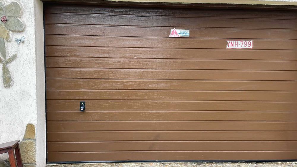 Usa pentru garaj izolata de 4 cm