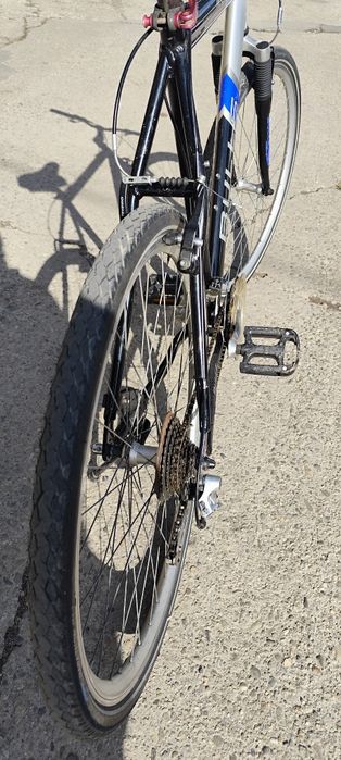 Vând bicicletă Bulls cadru de aluminiu 54 cm 22 inch 24 viteze roți 28