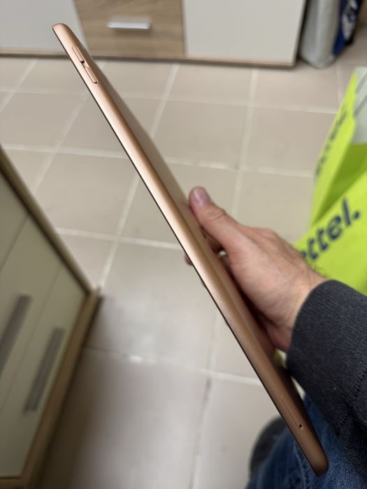 Таблет Apple iPad 7-th Generation (2019) 32gb 10,2”, 4G+Wi-fi