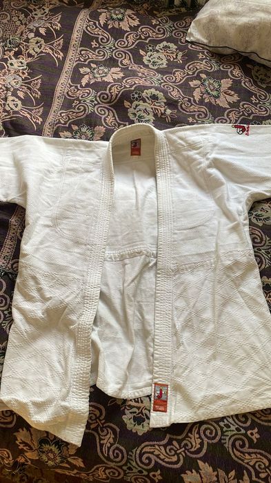 продам кимоно для дзюдо