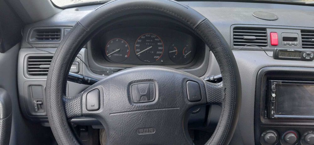 Продавам Хонда ЦР-В 2.0i 4x4 147 к.с. Фейслифт
