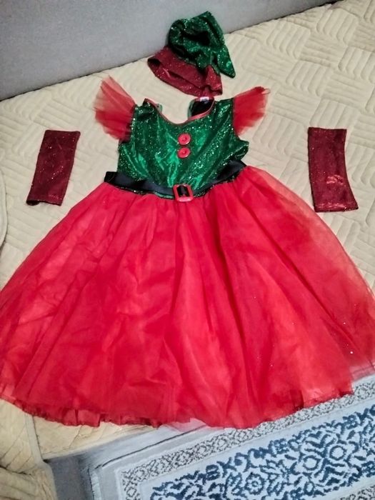 Продам платья и костюмы