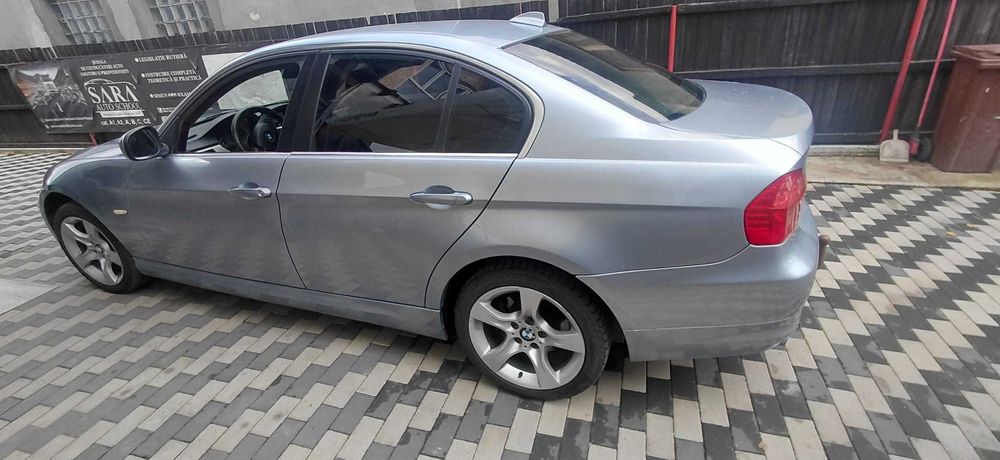 BMW 320d 2011 145cp