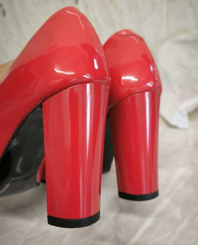 Vand Pantofi eleganti dama Marelbo lac rosu/piele EUR 40