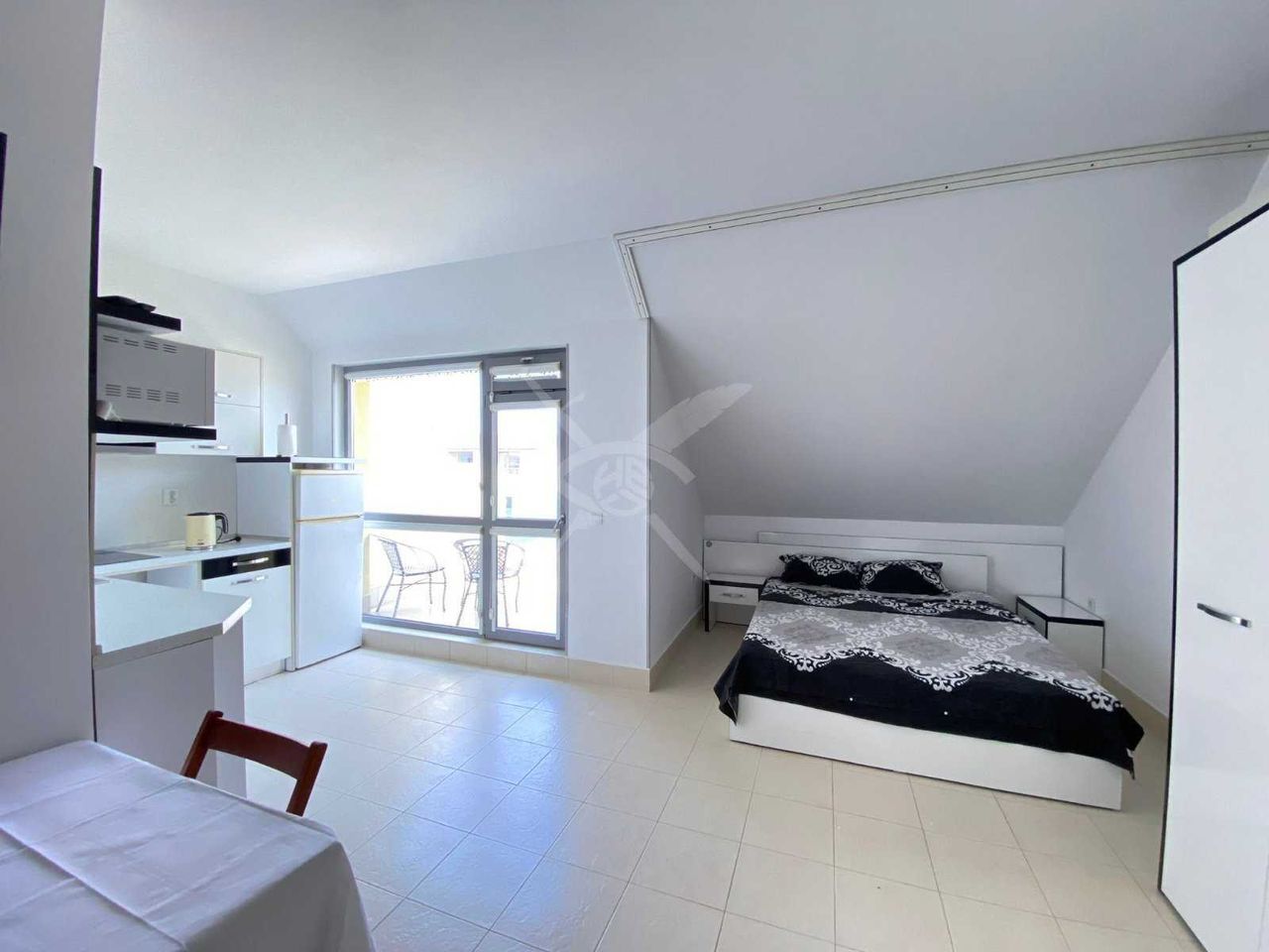 Продава се Едностаен апартамент в Поморие - 48 кв.м за 1250 €/кв.м - Снимка #2