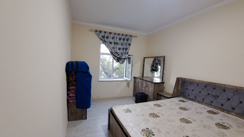 Чирчик шахар 
8-микрораён чинара 
#3-хона 4-этаж 
Квартира ижарага б