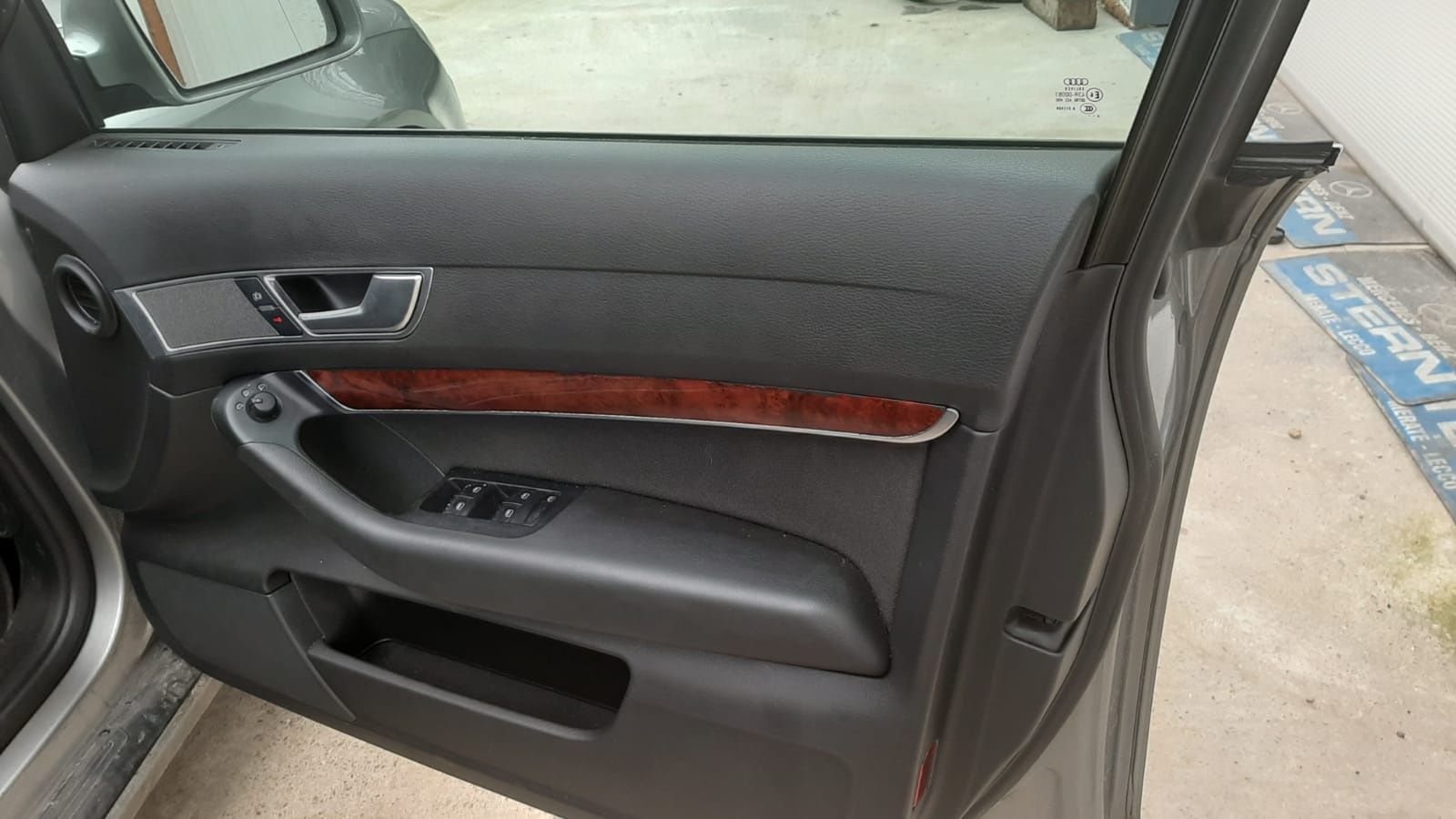 Interior complet in stare perfecta audi A6 C6 berlina 2000 diesel.