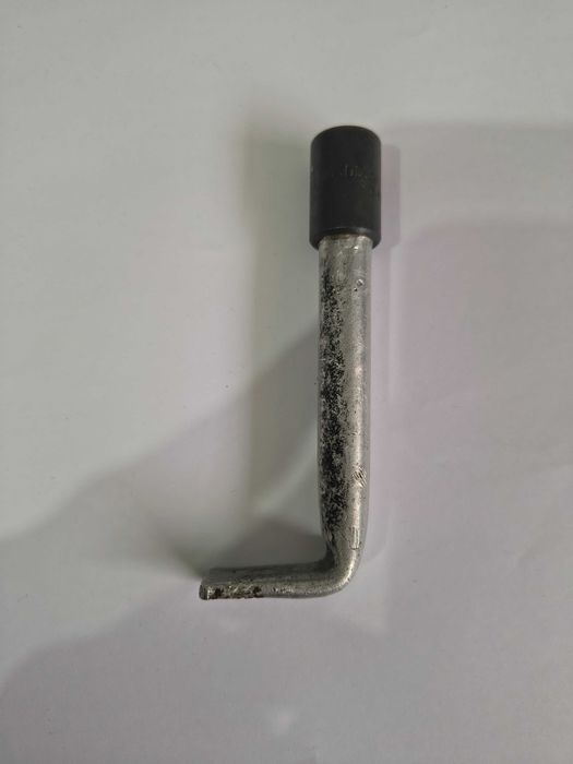 Vand injector de bubuit cu catran de chibrituri