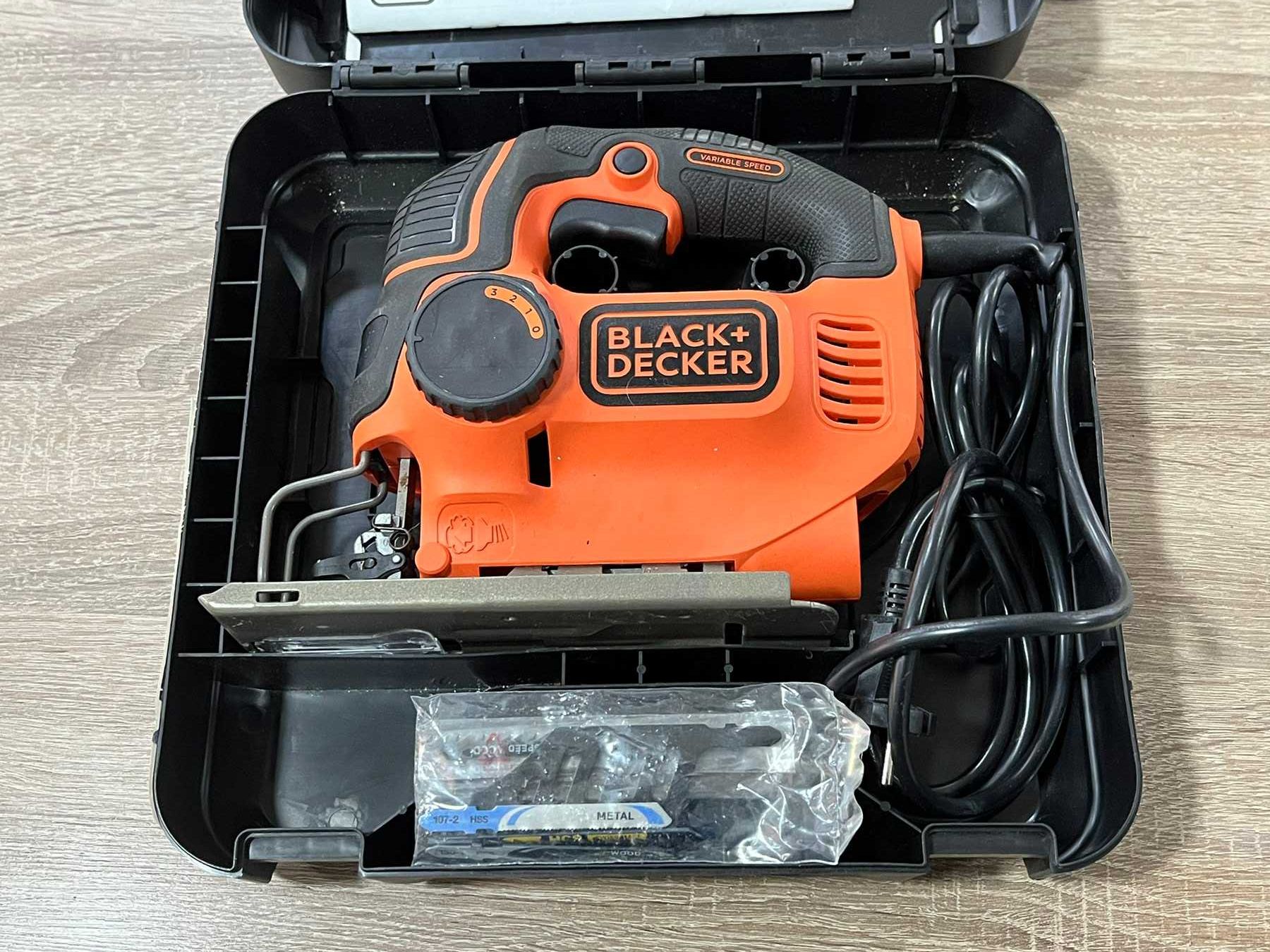 Прободен нов трион Black & Decker