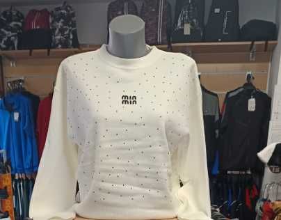 Суичър декориран с камъни