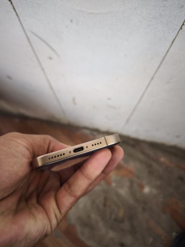Iphone 16 Pro Max 256 pas kopa