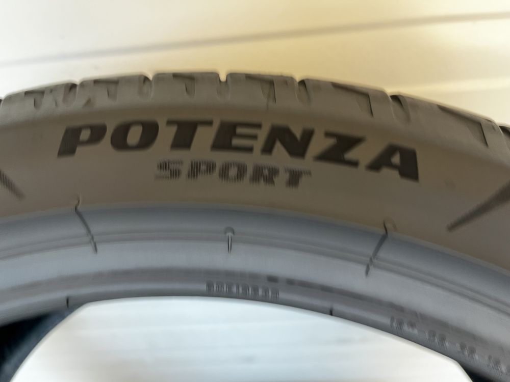 2бр Летни гуми 235/40/ZR18/Bridgestone Potenza sport/dot0521г/5.5