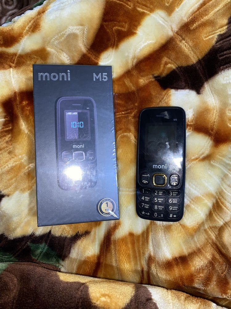 Moni M5 qora rangda