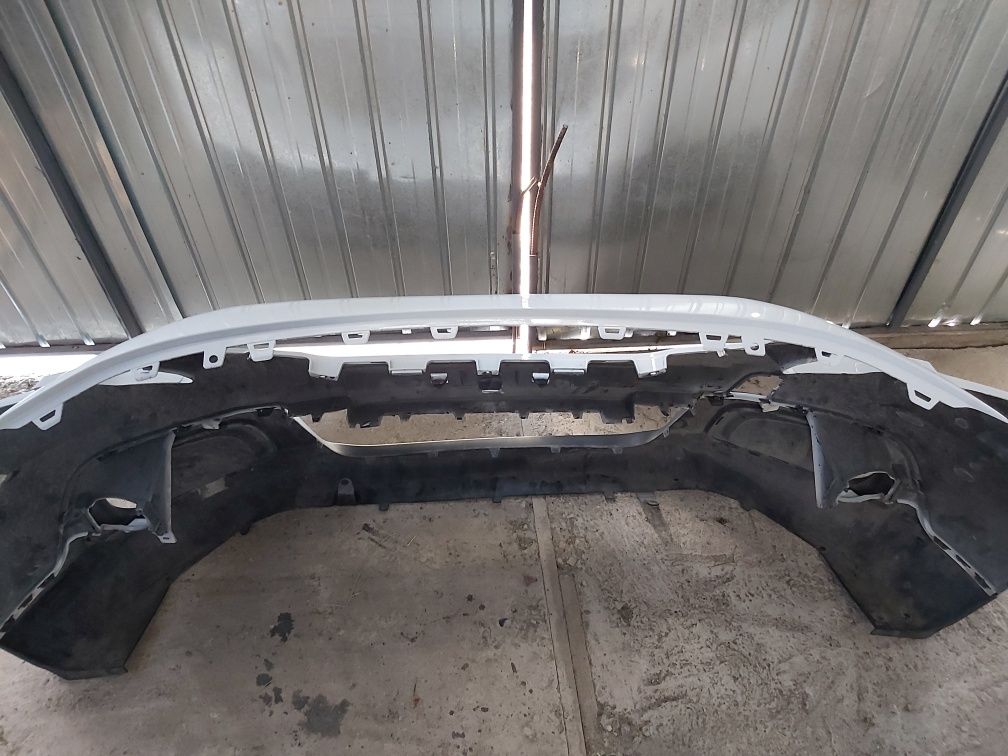 Bara fata Peugeot 2008