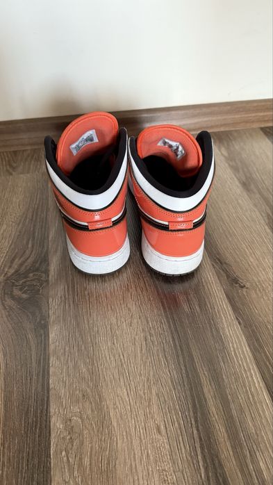 Маратонки Nike Air Jordan mid оранжеви, 38 номер