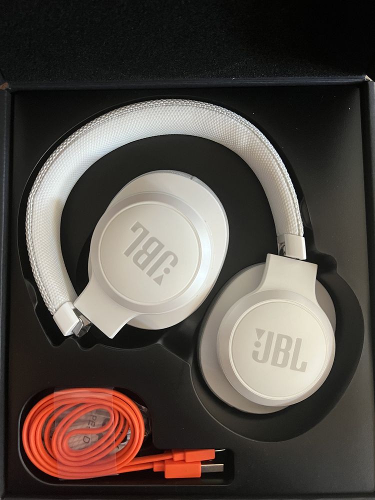 Слушалки JBL LIVE500BT