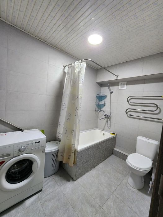 Продаётся квартира. Юнусабад-4   2/2/4