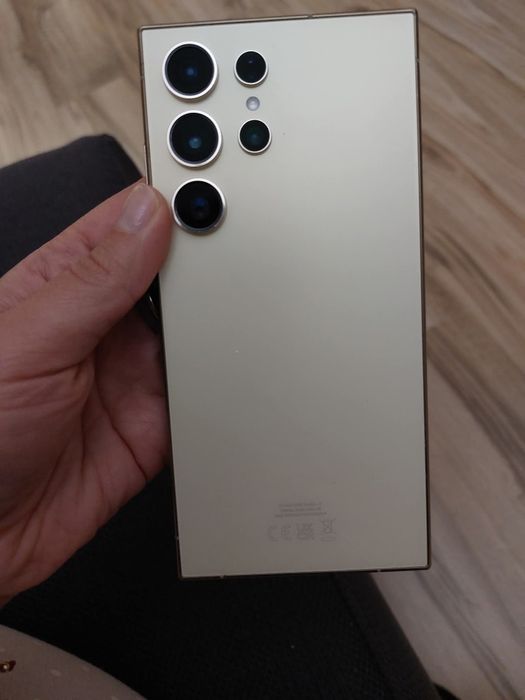 Samsung Galaxy S24 ultra Gold