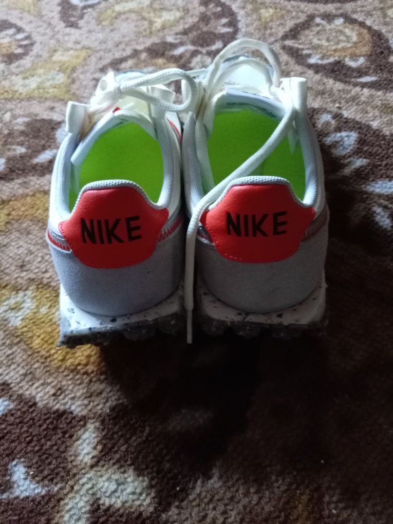 Дамски маратонки Nike