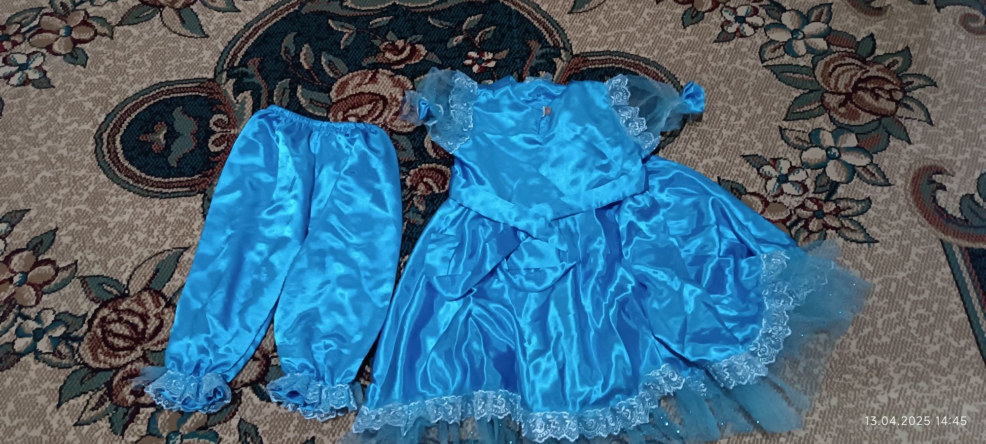 Платье на девочку нарядное
