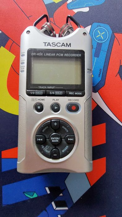 Tascam DR-40X — профессиональный рекордер в отличном состоянии!