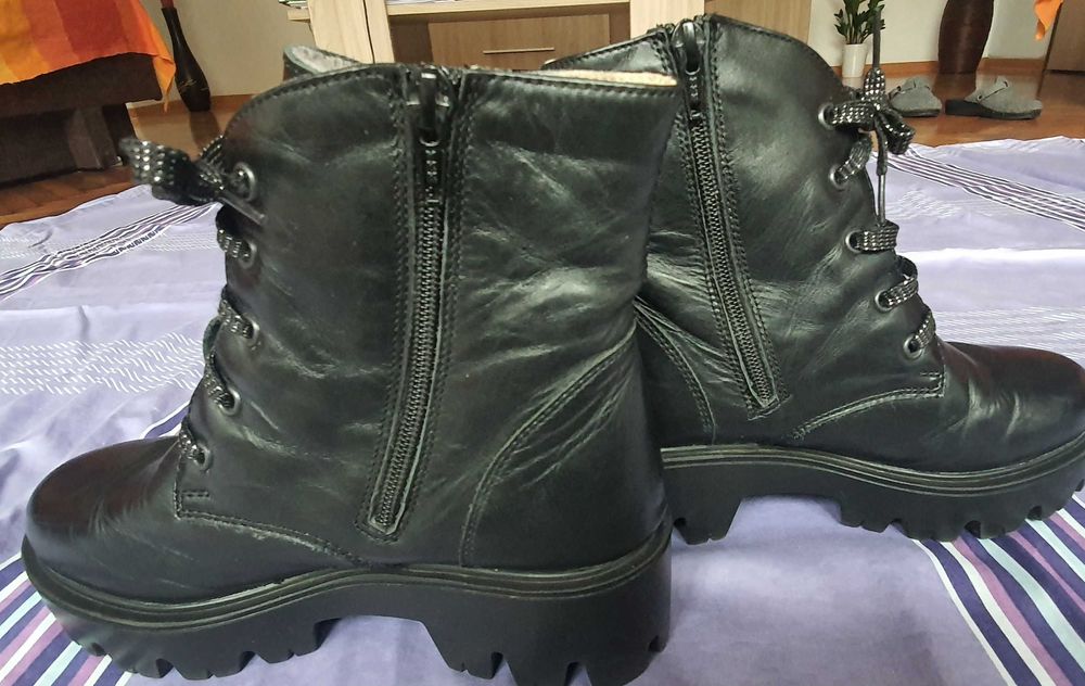 Vand bocanci piele naturală marimea 35