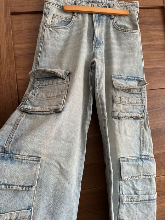 Светли дънки с много джобове Zara