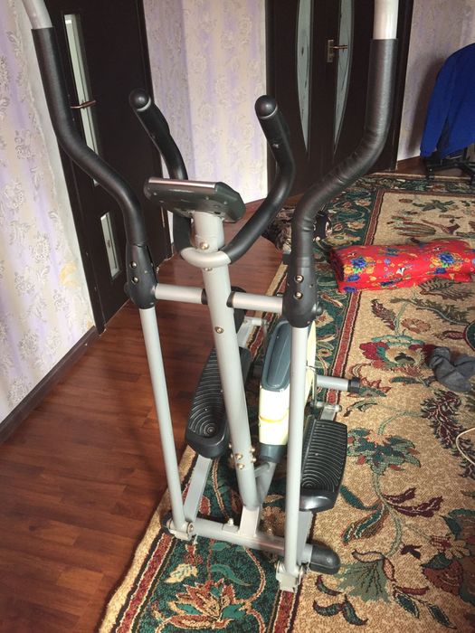 Велотренажёр спортивный для здоровья.