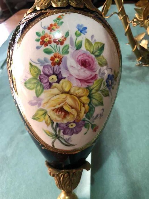 Plafoniera din bronz antic si portelan albastru cobalt Spania, sec XX.