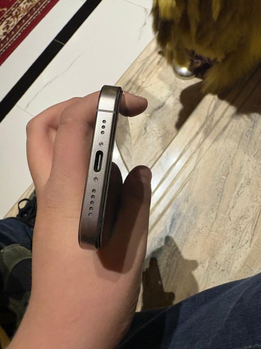 Vand iphone 16 pro baterie 100% si are garantie