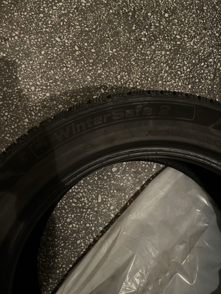 Anvelope iarna 215/55/r17