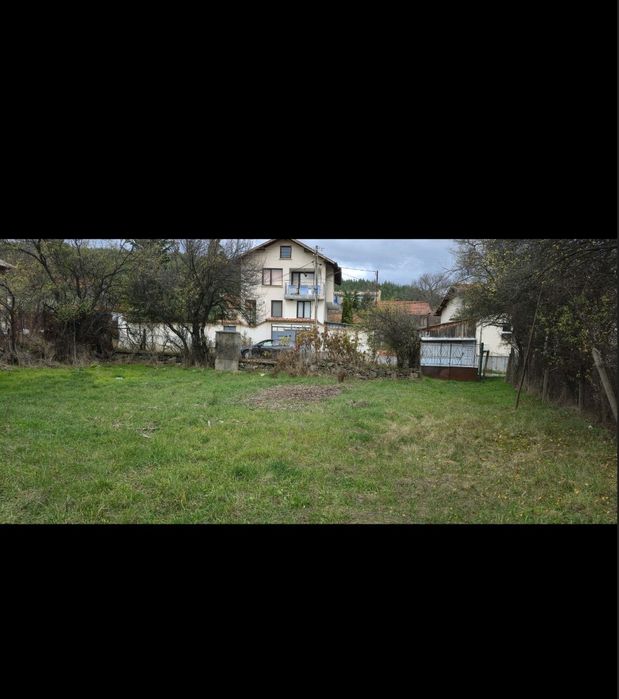 Продава се поземлен имот С.Ярлово