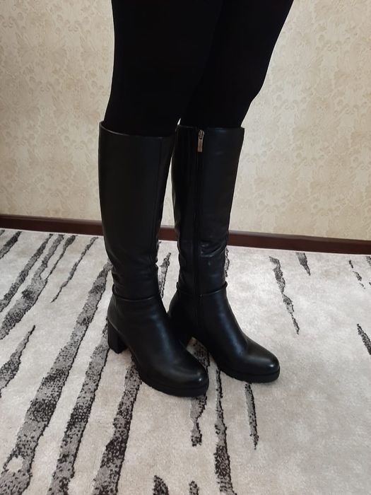 Продам женские зимние сапоги