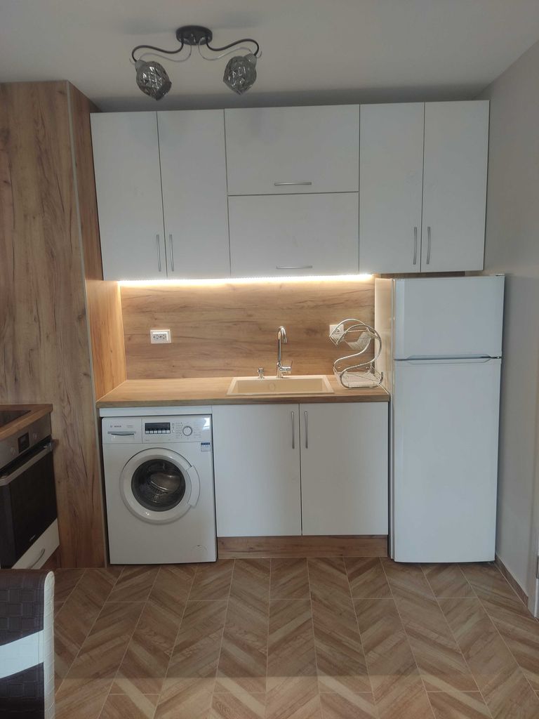 Дава се под наем Двустаен апартамент в Пловдив, Тракия - 72 кв.м за 433.5 € - Снимка #7