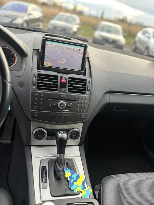 Mercedes c-class 320v6