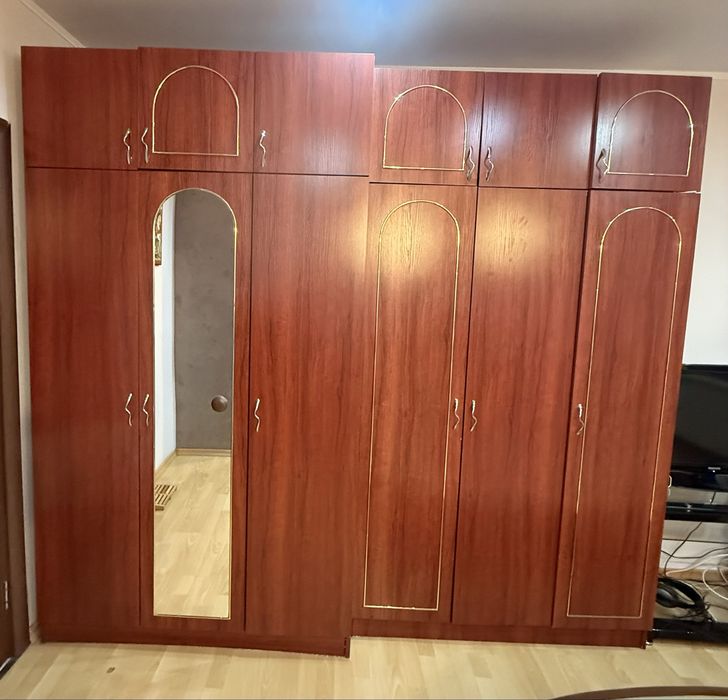 Гардероб, скрин, тоалетка