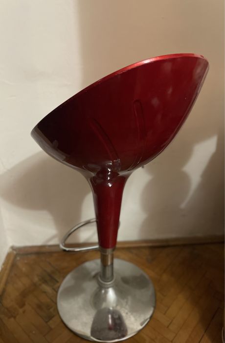 Scaun inalt tip scoica