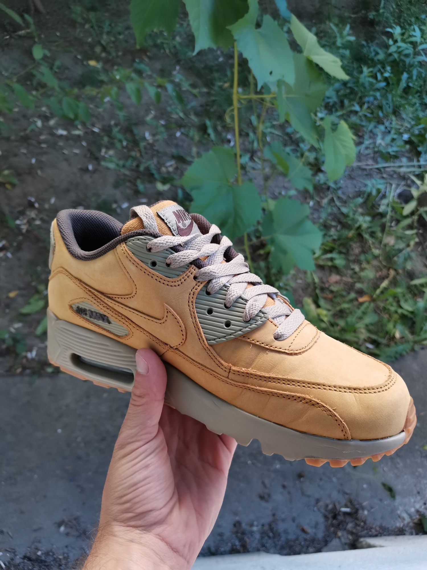 Vând Nike Air Max 90 Winter Wheat Bronze - 39/24,5cm