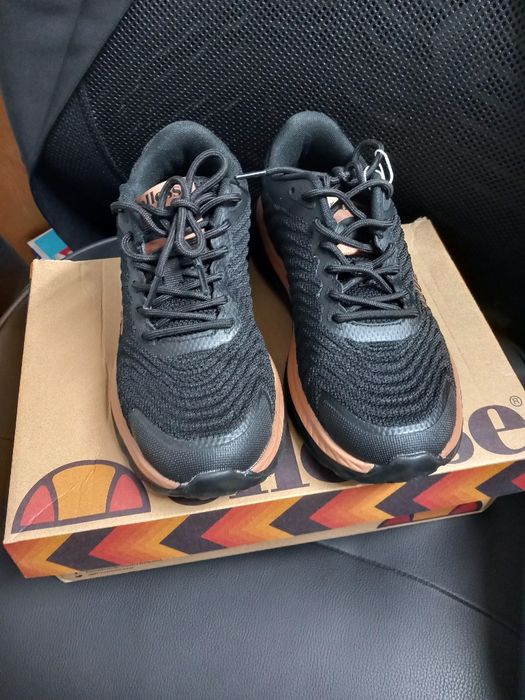 Чисто нови дамски маратонки Ellesse