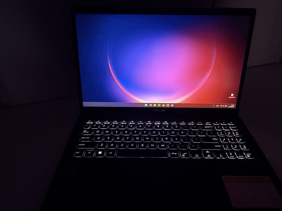Laptop ASUS VivoBook 15