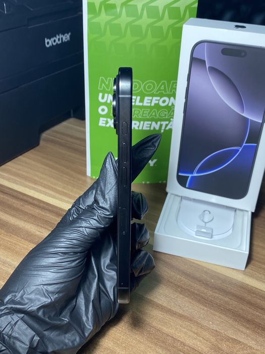 iPhone 16 Pro • 256 GB • Black Titanium