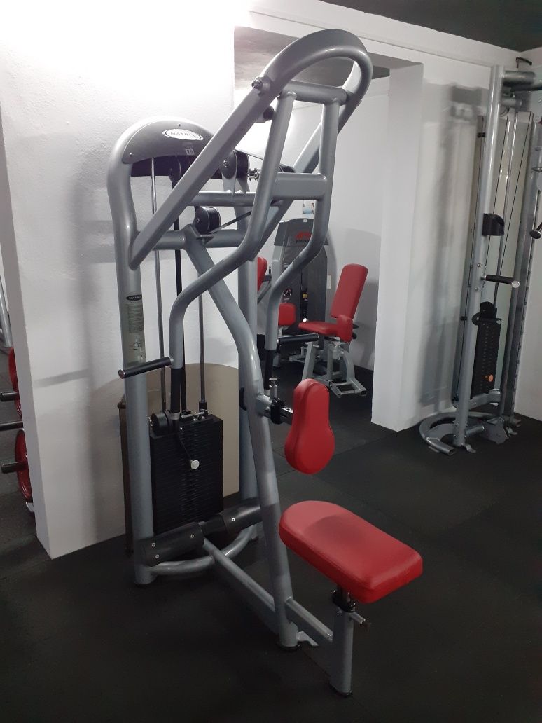 Aparat fitness profesional ramat din sezut