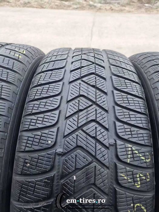 SET 4 Anvelope Iarna 235/60 R17 PIRELLI Scorpion Winter