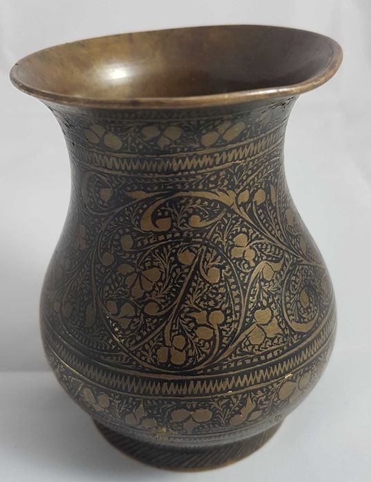 Superba mica vaza antica orientala bronz nielo